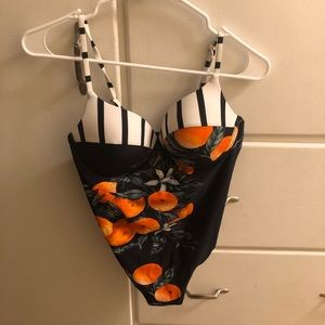 One-piece Bathing suit